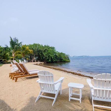 Spacious 4-Bed Villa In Placencia Village W Pool Exteriér fotografie
