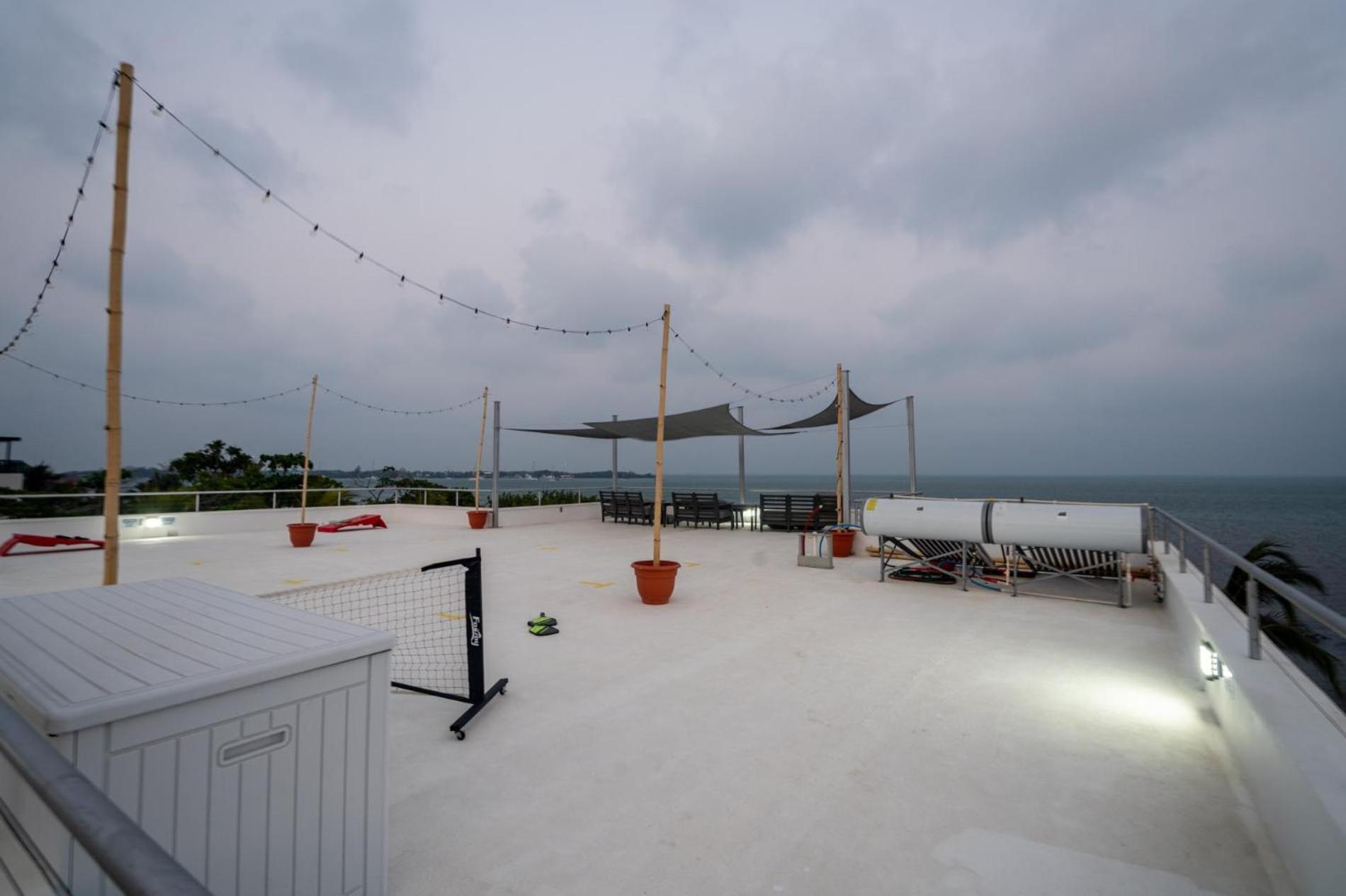 Spacious 4-Bed Villa In Placencia Village W Pool Exteriér fotografie