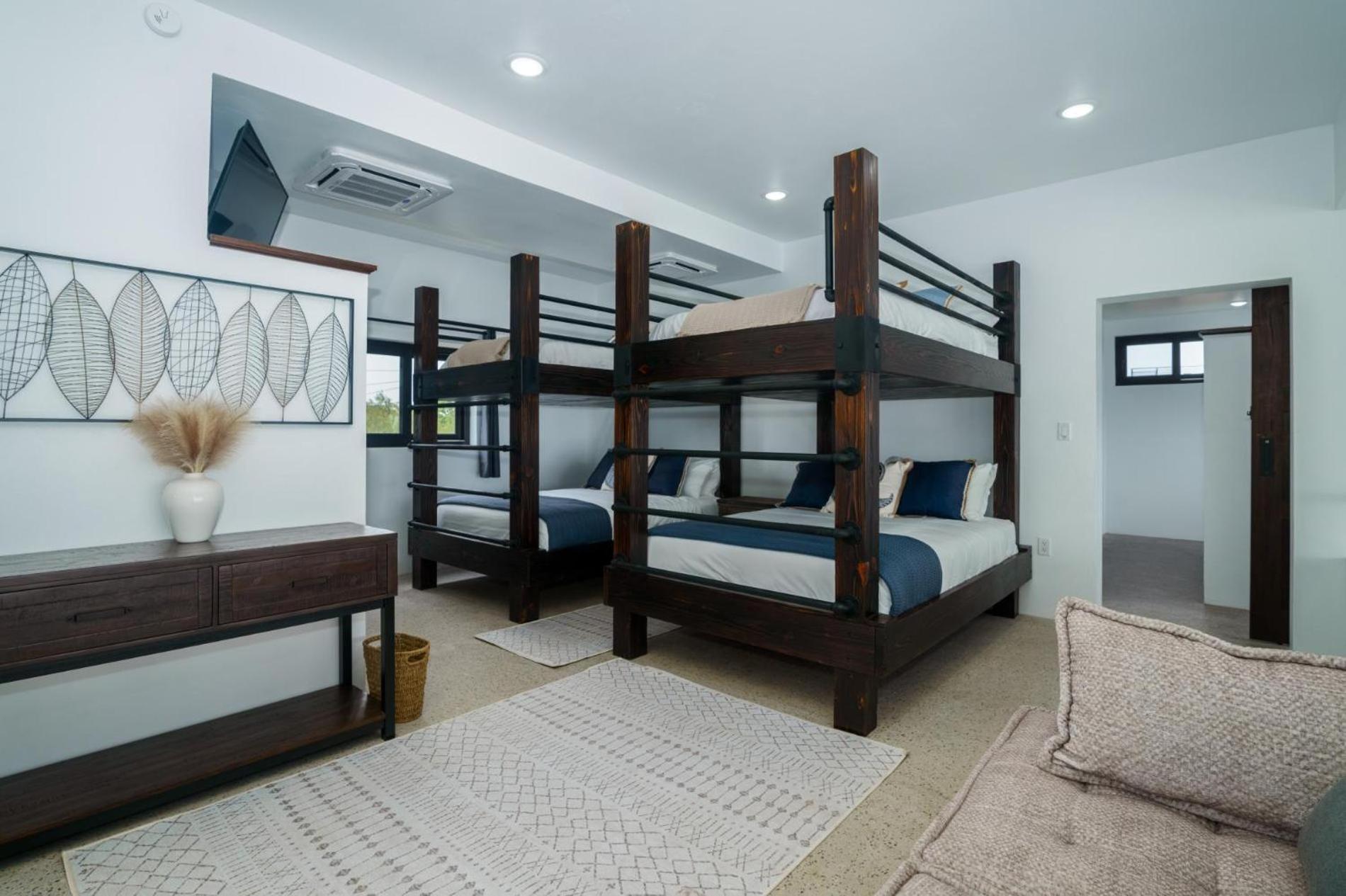 Spacious 4-Bed Villa In Placencia Village W Pool Exteriér fotografie