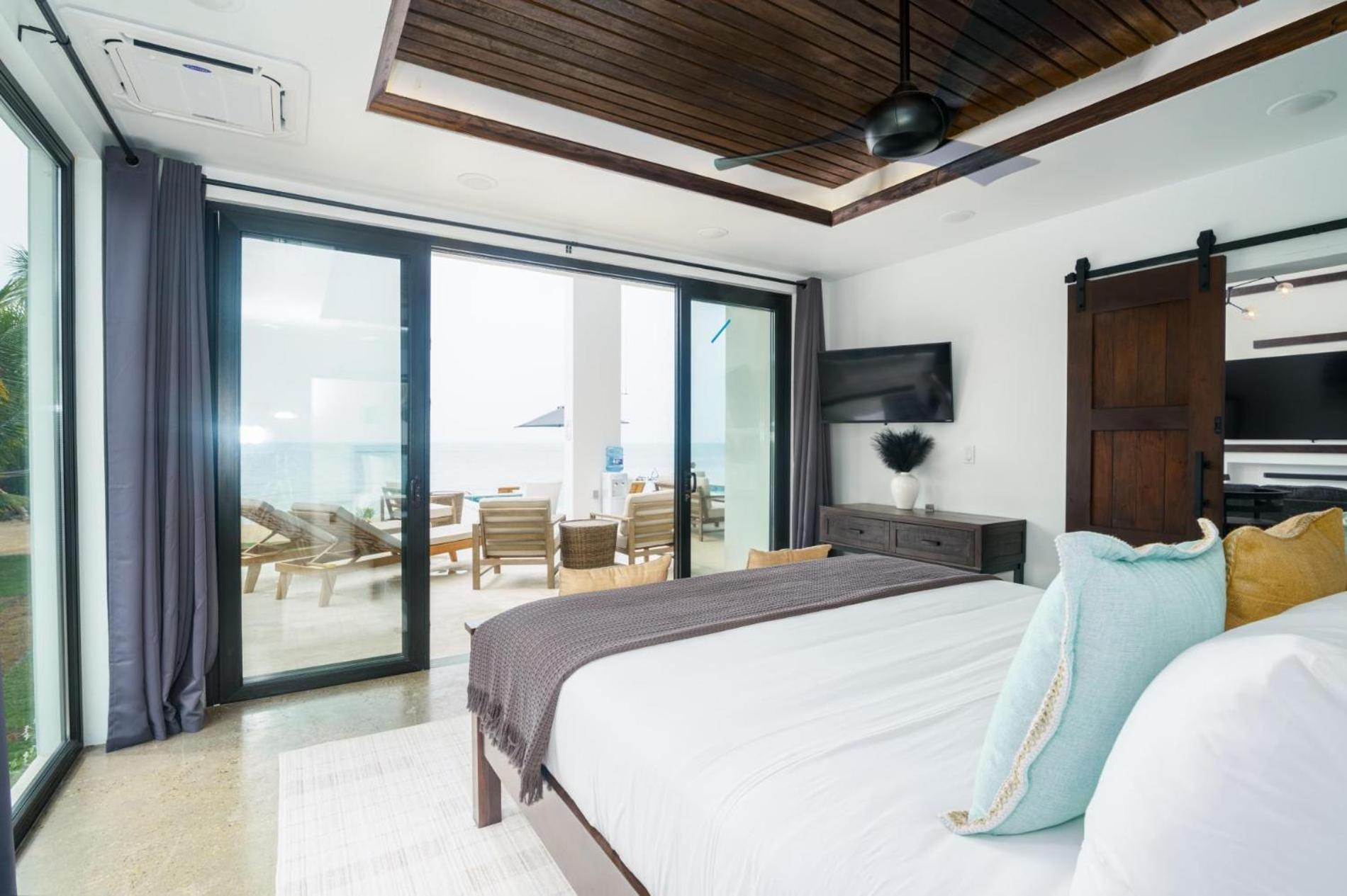 Spacious 4-Bed Villa In Placencia Village W Pool Exteriér fotografie