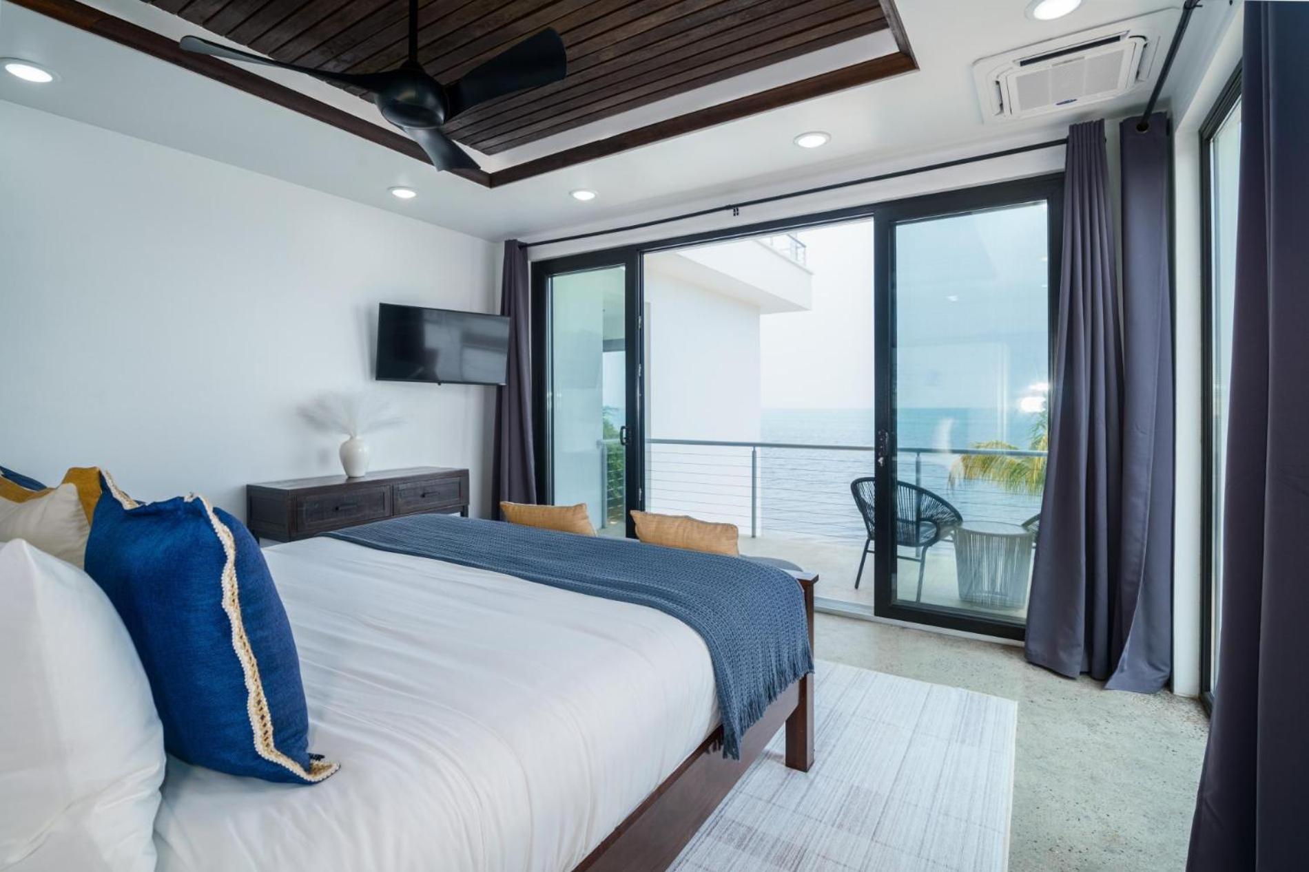 Spacious 4-Bed Villa In Placencia Village W Pool Exteriér fotografie
