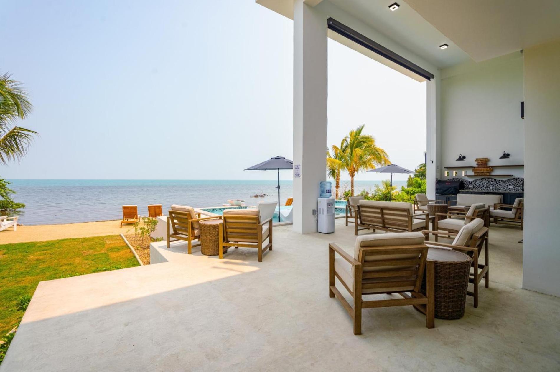 Spacious 4-Bed Villa In Placencia Village W Pool Exteriér fotografie